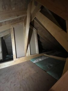 屋根裏